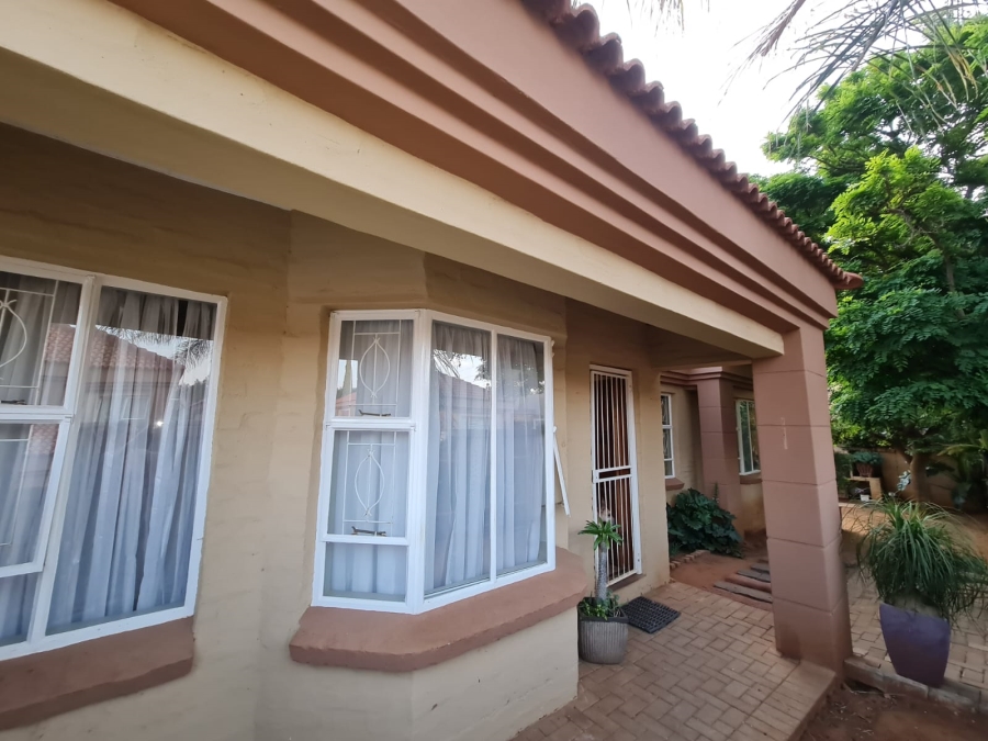 To Let 3 Bedroom Property for Rent in Langenhovenpark Free State